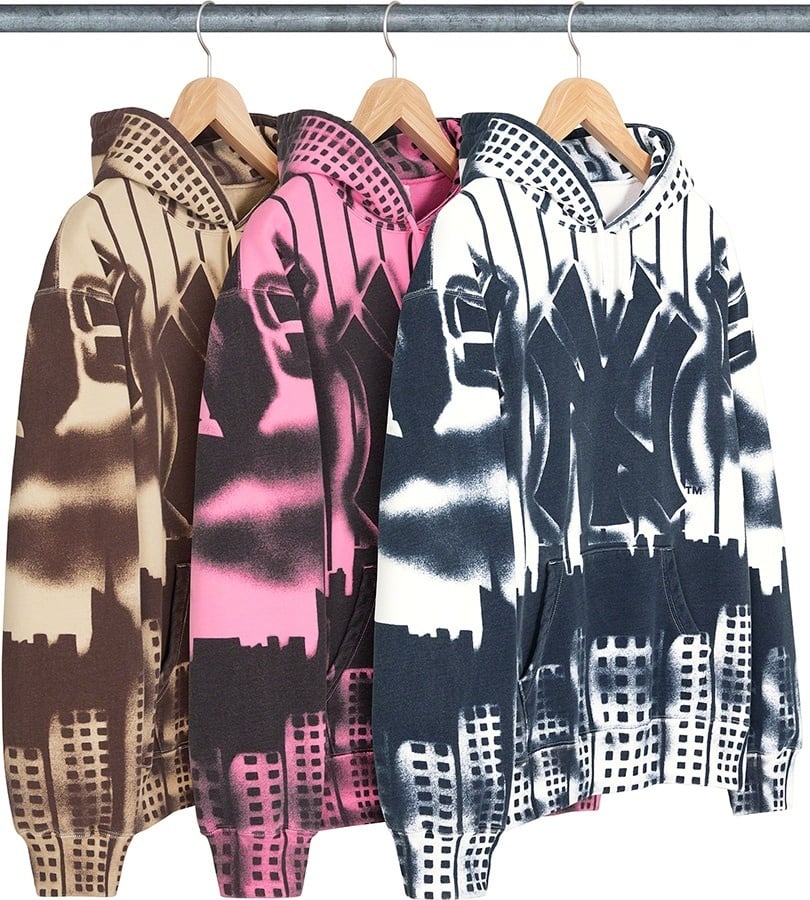 Supreme®/New York Yankees™Airbrush Hooded Sweatshirt